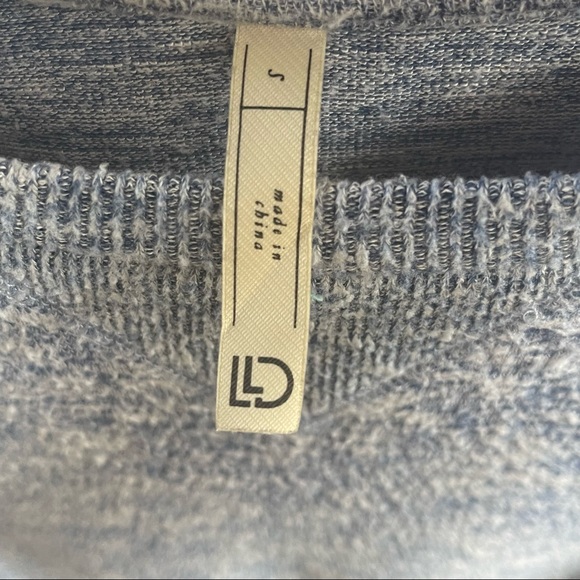 ⭐️ 3/$10 ⭐️ LLD Drop-Shoulder Sweatshirt - Picture 3 of 4